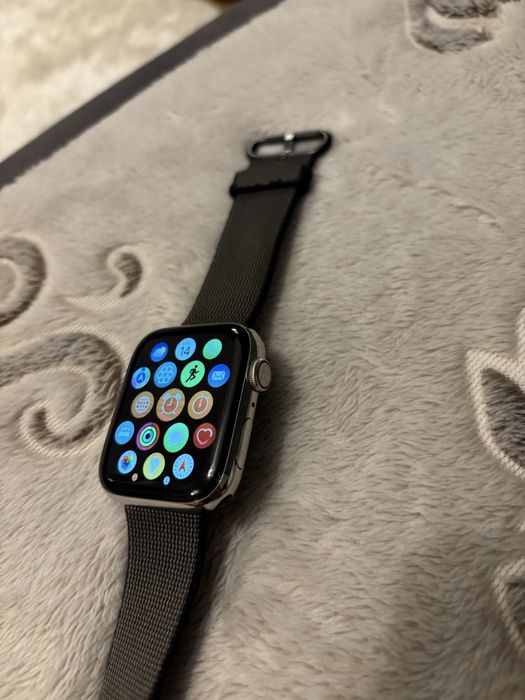 Zegarek Apple Watch 5  44mm Stainless Cellular