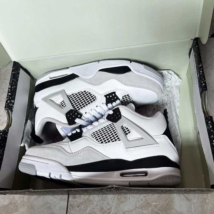 Buty damskie Trampk Air_Jordan_4_retro_military_black R.39