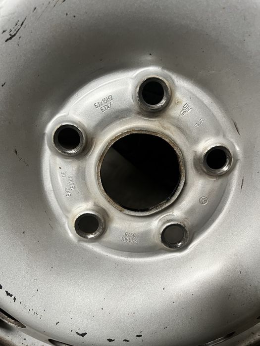 Koła zimowe VW 195/65 15R 5x112 + kołpaki oryginalne