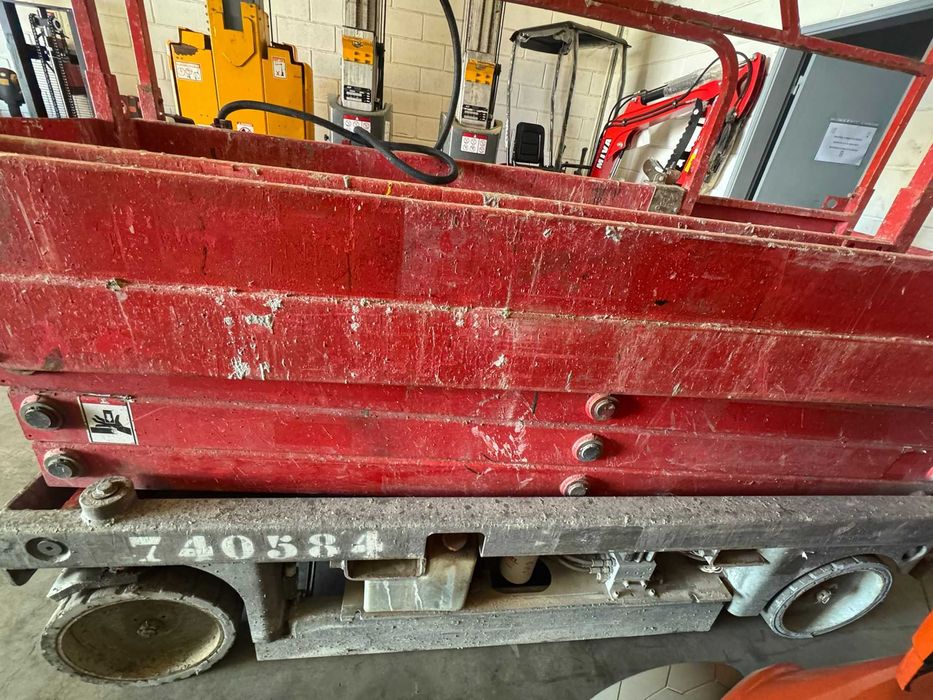 Plataformas elevatórias Tesoura Elétricas 10mt usadas Narrow-estreita