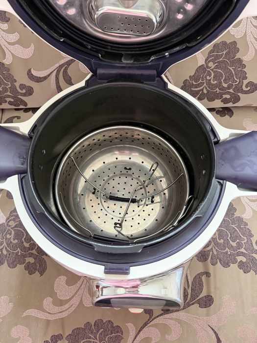 Мультиварка Moulinex Cook4Me (модель EPC03) -у гарному стані!