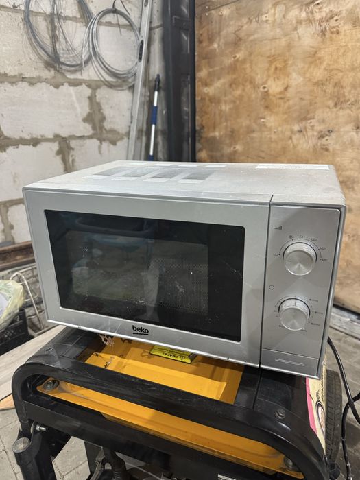 Мікрохвильова піч Beko MOC 20100 S