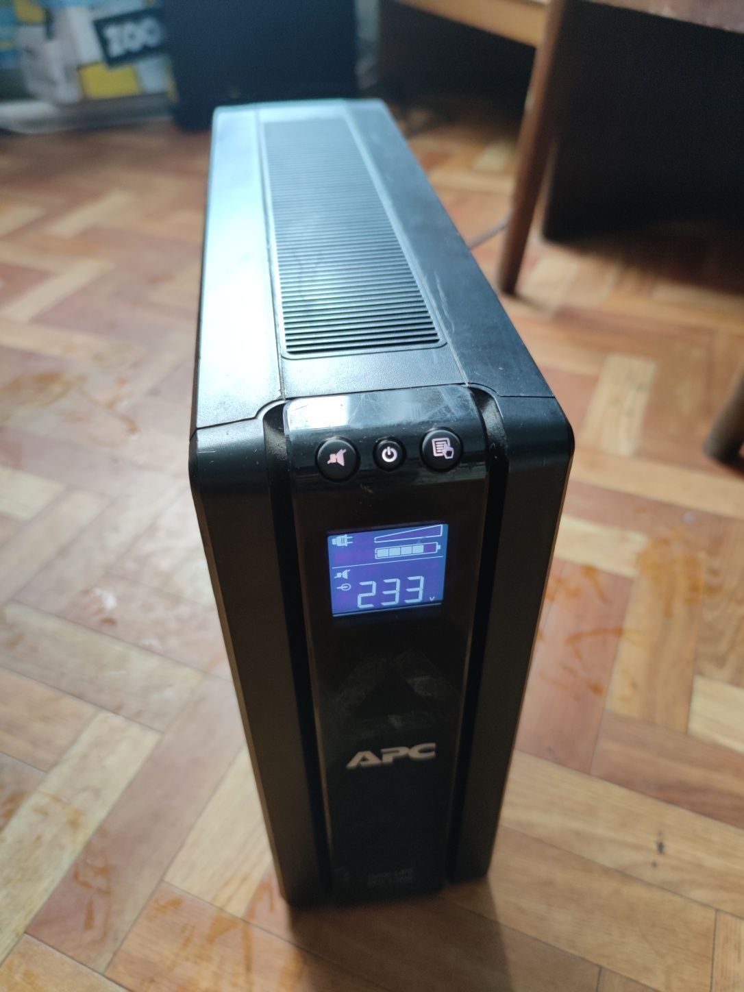 ДБЖ APC Back-UPS Pro 1200VA