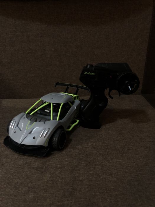 радіокерований автомобіль Sulong Toys Speed Racing Drift Aeolus.