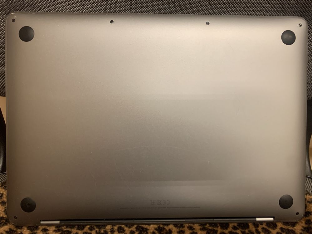 MacBook Pro 13, 2020 Stan bardzo dobry + gratisy !