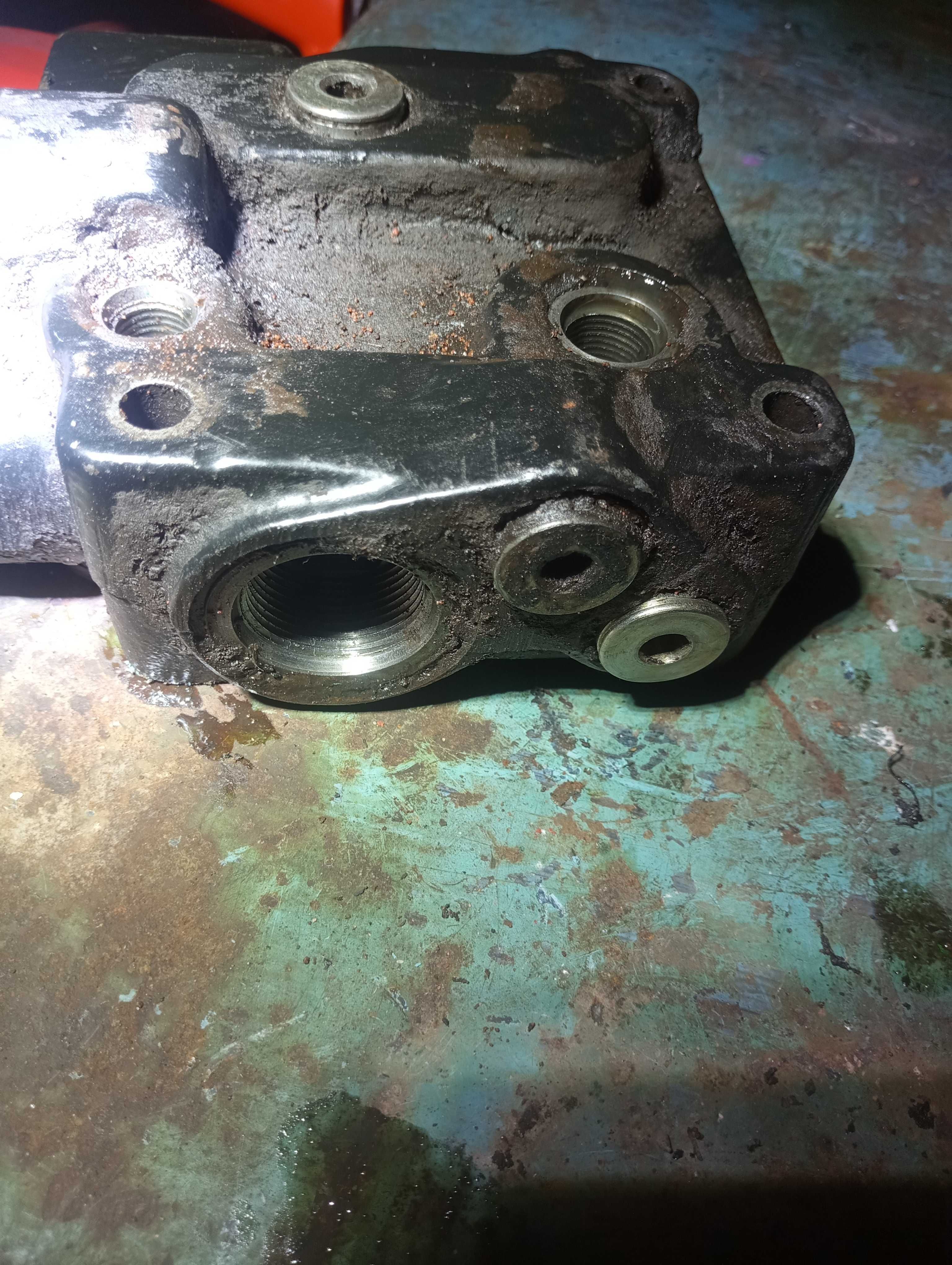 Sprzedam zawór pierwszeństwa CASE MX270