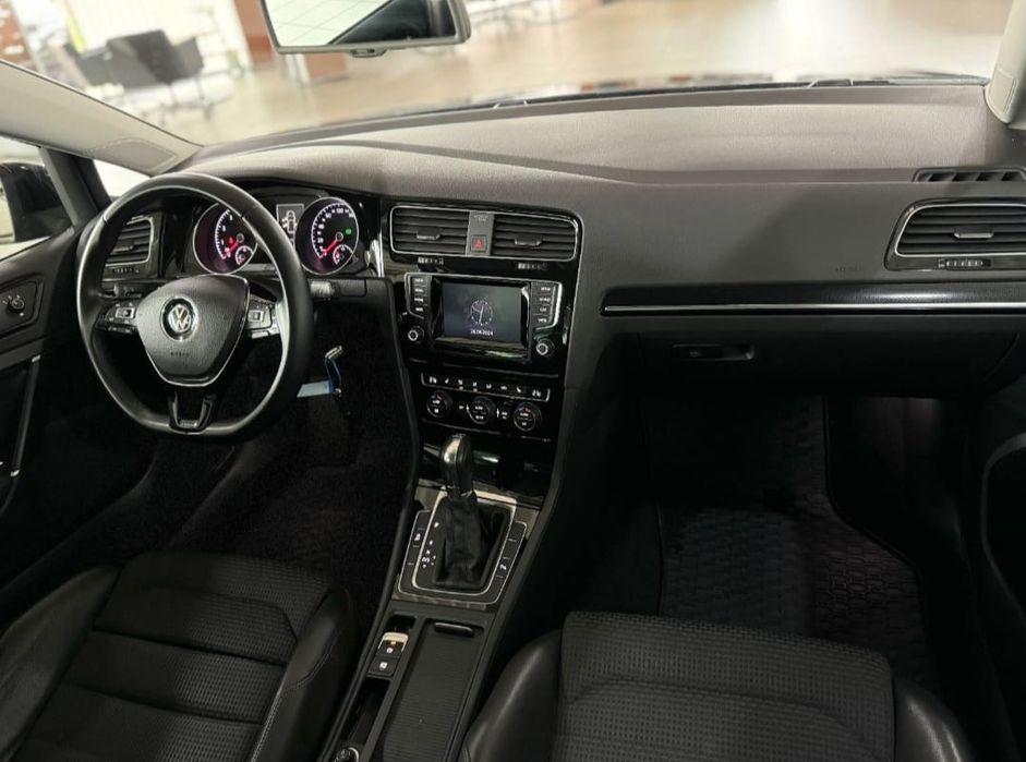 VW Golf  1.4 TSI, DSG, cx aut., Highline, Xenon