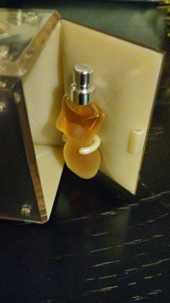 Caixa Jean Paul Gaultier com dois perfumes miniatura