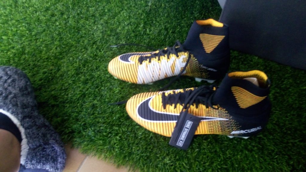 Vendo botas personalizadas da Nike 150€ negociável