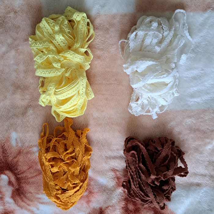 Тесьма шерстяна продам