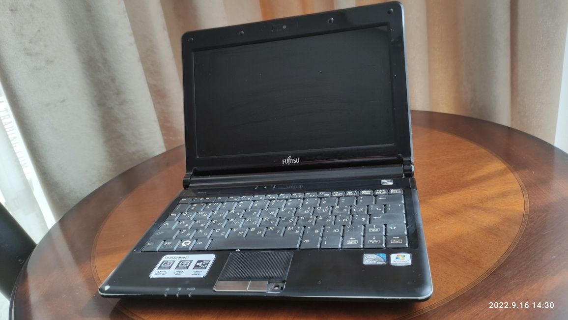 Ноутбук Fujitsu M2010