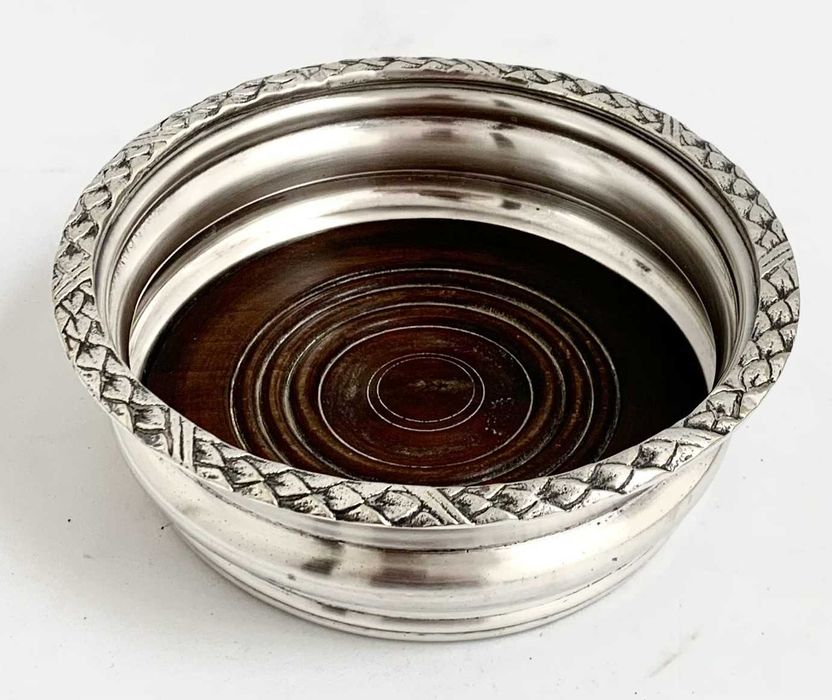 Base de garrafa em metal