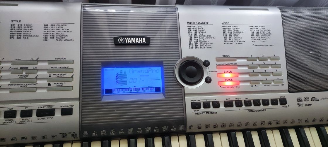 Organy Yamaha prs e403