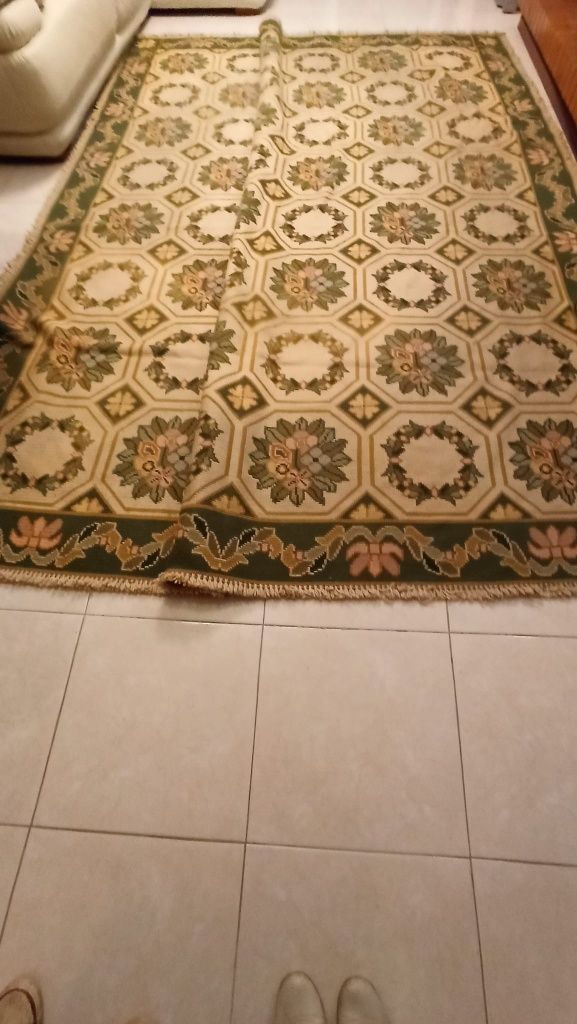 Tapete de Arraiolos 3,37*2,52m em muito bom estado