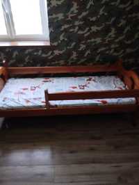 łóżko dziecięce używane wraz z materacem