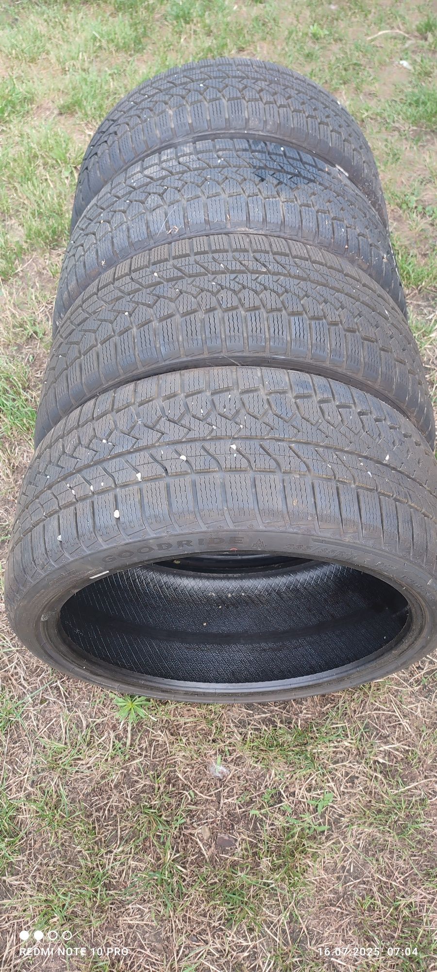 Opony zimowe Goodride 235/35/19