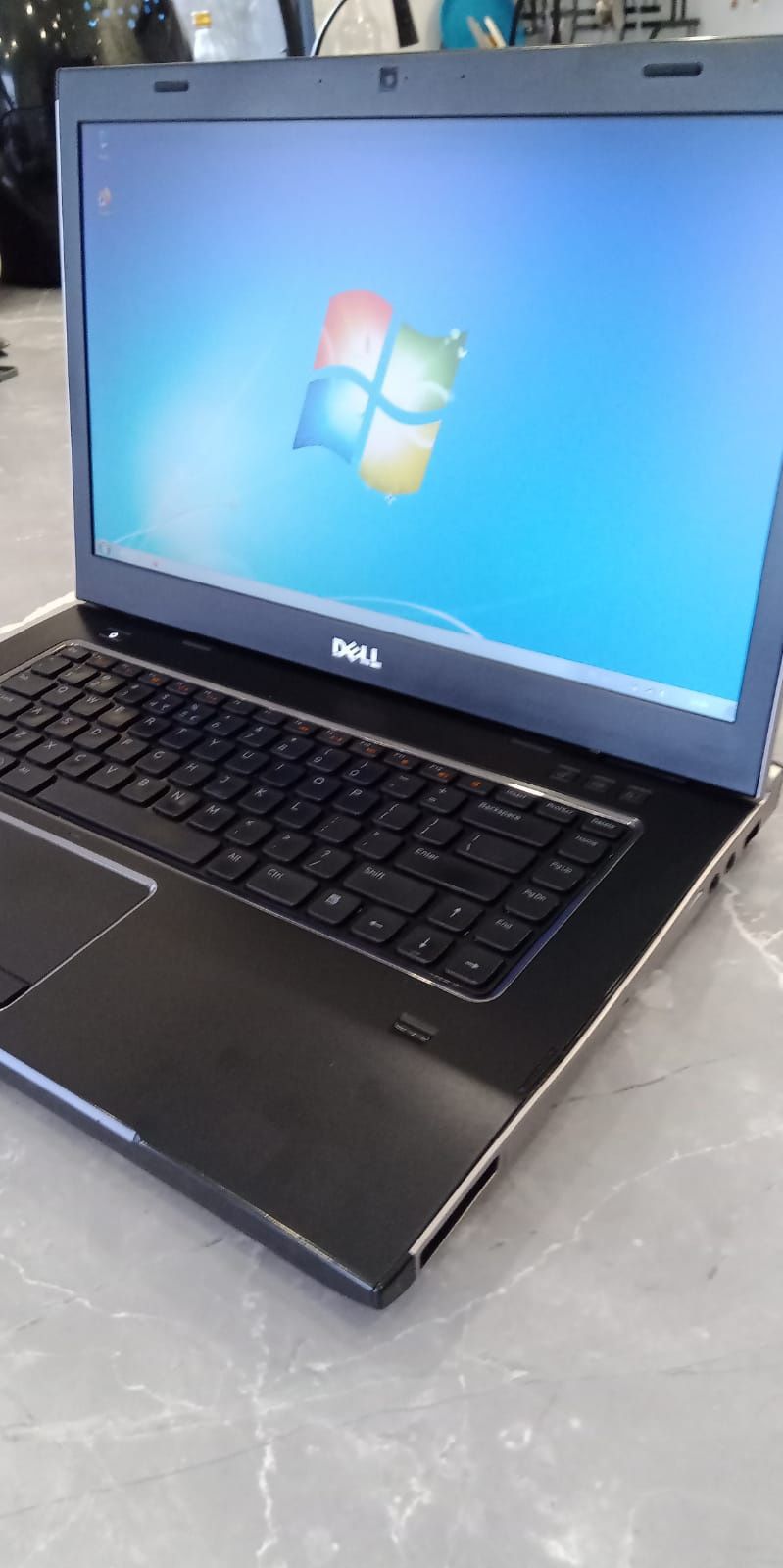 Laptop Dell Vorsto 3550 i3 700Gb  2.20GHz 4Gb nowa bateria