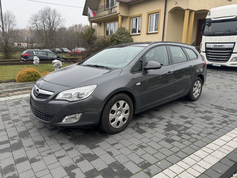 Opel Astra J 2011r 1.3CDTI kombi!
