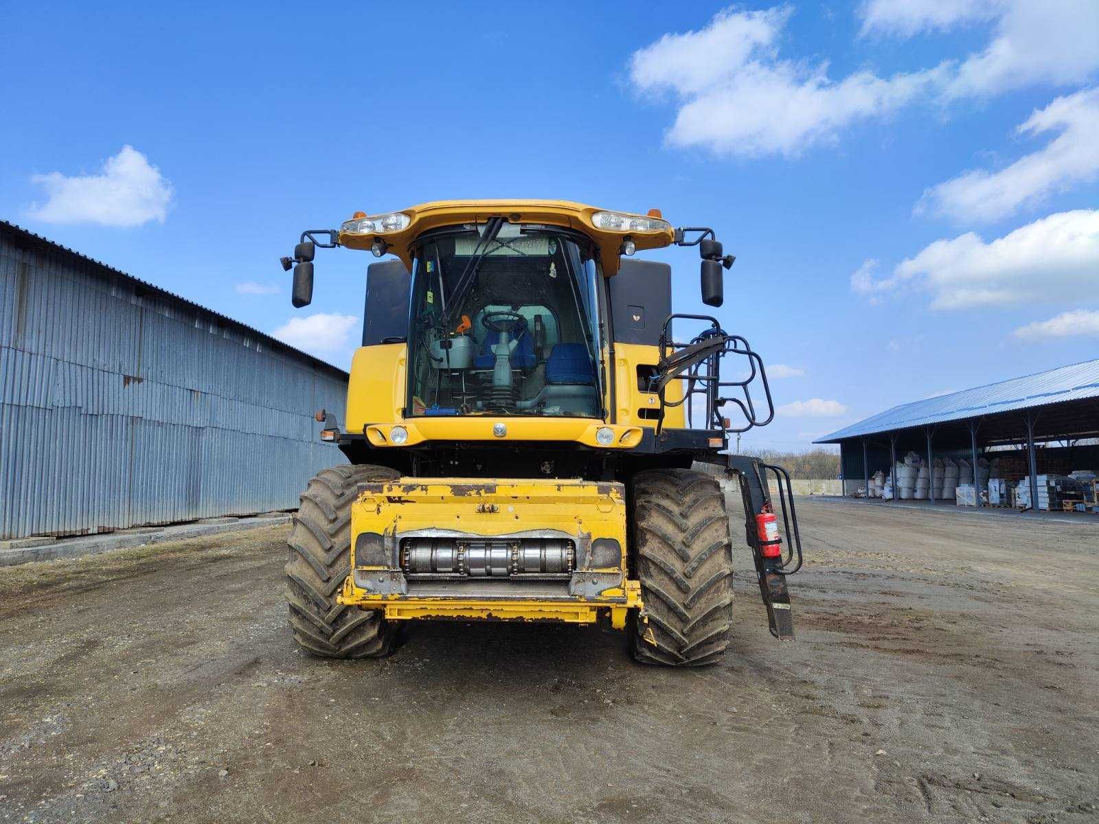 New Holland CR9080