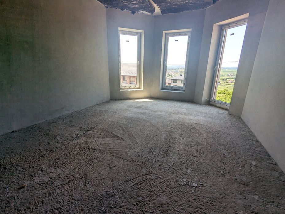 Продається будинок у двох рівнях