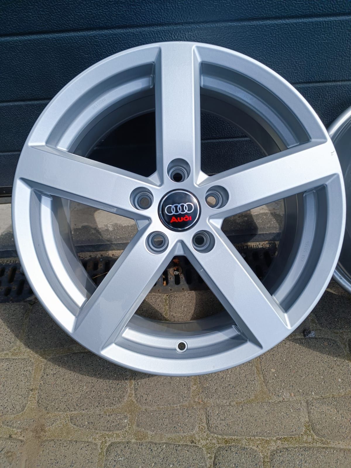 Felgi alu 5x112 Audi R17 J7,5 ET37 A4, A3, Passat, Golf, Octavia