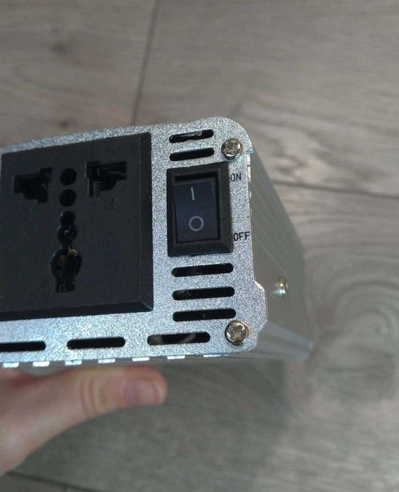 Преобразователь напряжения инвертор 12 на 220V для дома