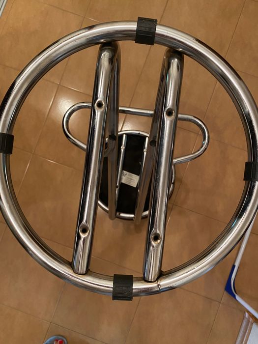 Стілець барний шкірзам