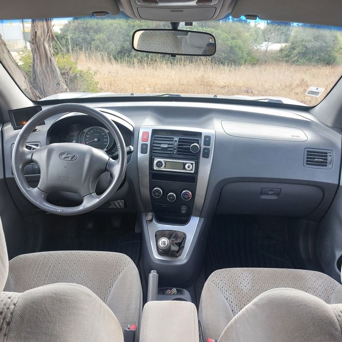 Hyundai Tucson CRDI 2.0
Ano de fabrico: setembro de 200