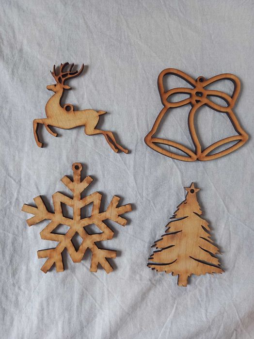 Zestaw zawieszek świątecznych ze sklejki