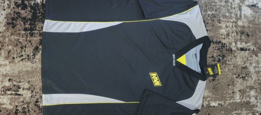 Оригінальна футболка Наві