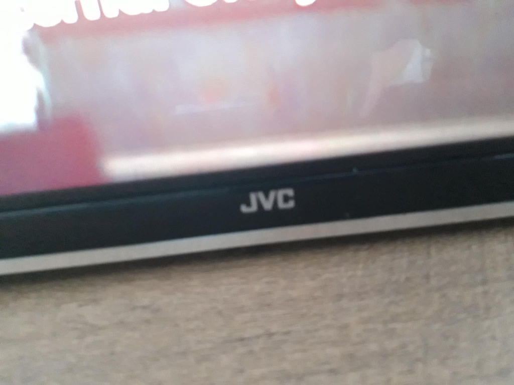 Telewizor marki JVC bez pilota oraz nuszek 80zł