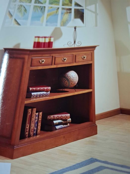 Livreiro em cerejeira