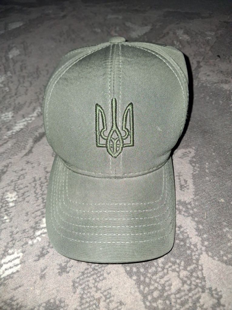 Продам новую  военую  кепку тёплую