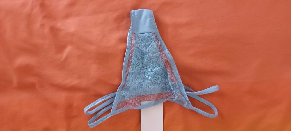 STRINGI koronkowe L sprzedam