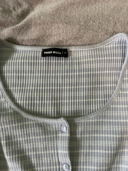 Укорочена кофта в полоску