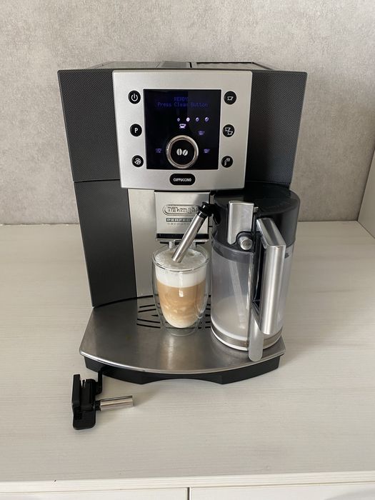 Кавомашина Delonghi Perfecta Cappuccino ESAM5500 є Вибір