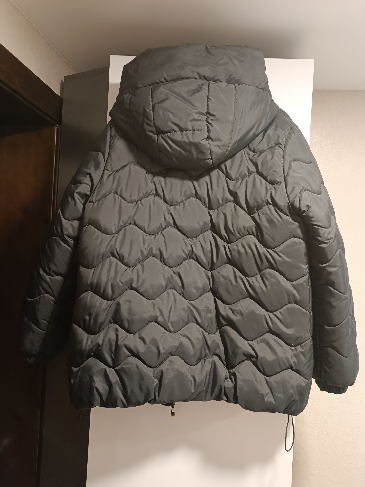 Куртка зимова, розмір 46