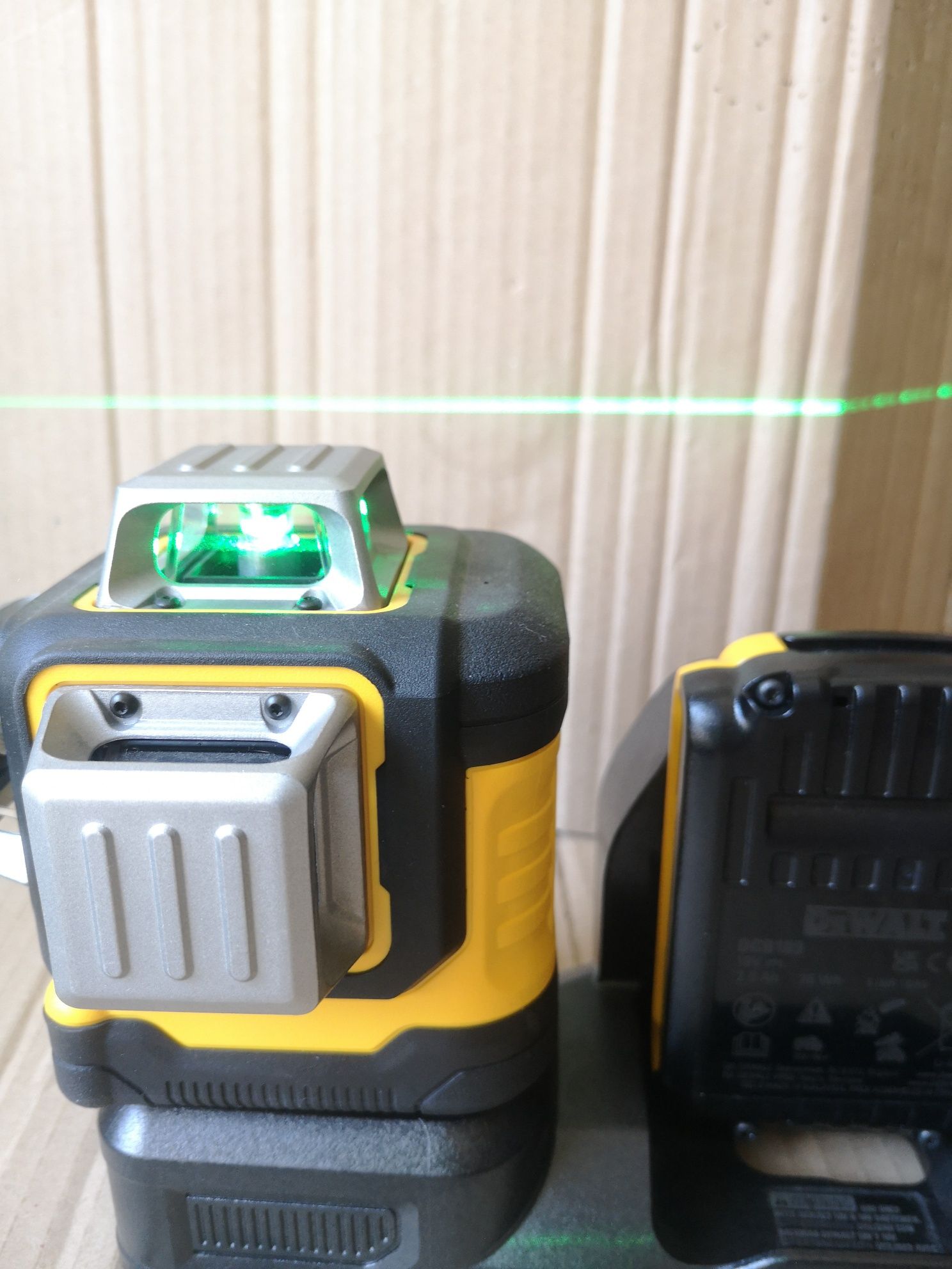 Dewalt dce089g18 niwelator laserowy zielona wiązka komplet 12/18v nowy