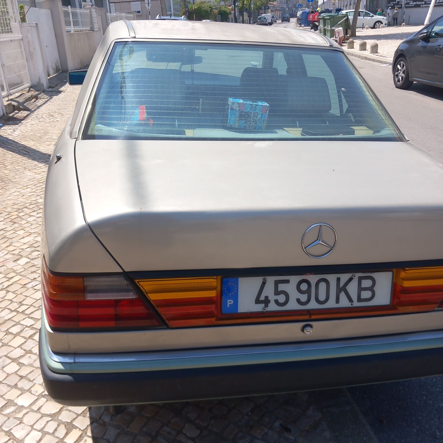 Mercedes 200d em bom estado