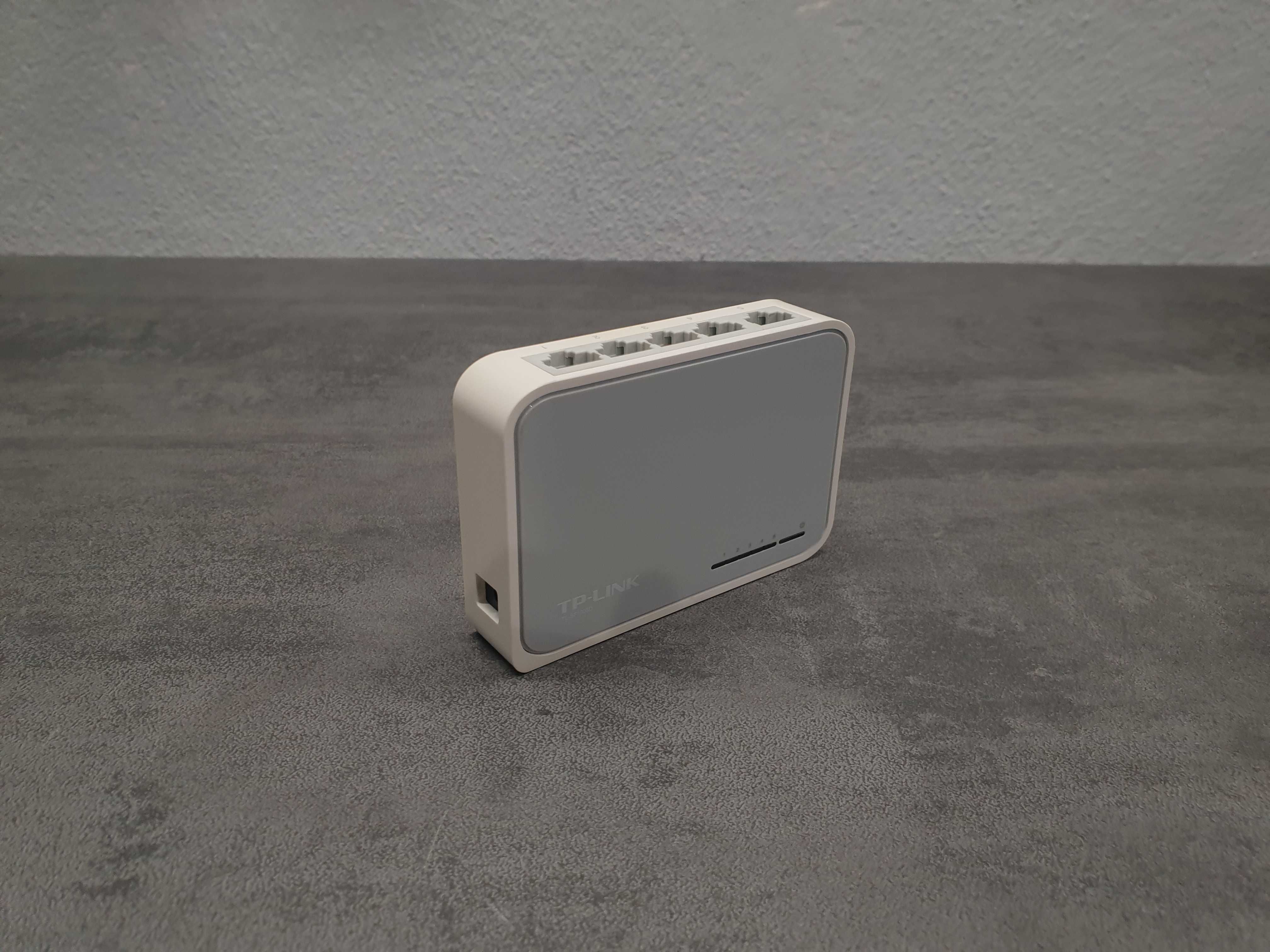 Switch 10/100 TP-Link com 5 portas (Usado)