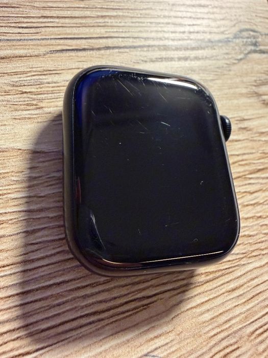 Apple Watch Series 7 45mm GPS + LTE z nową czarną bransoletką – OKAZJA