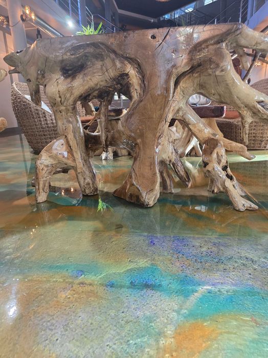 Konsola z drzewa teak z Indonezji