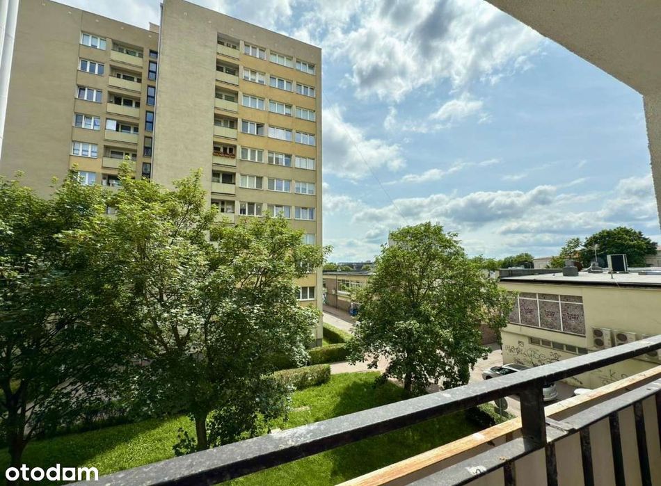 3-pokojowe mieszkanie w centrum Płocka – oddzielna kuchnia, balkon