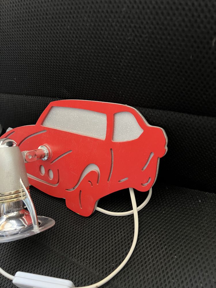 Lampa czerwony samochodzik