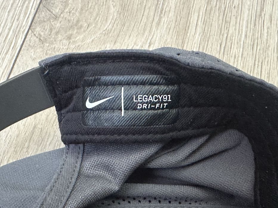 Кепка сіра Nike Dri fit