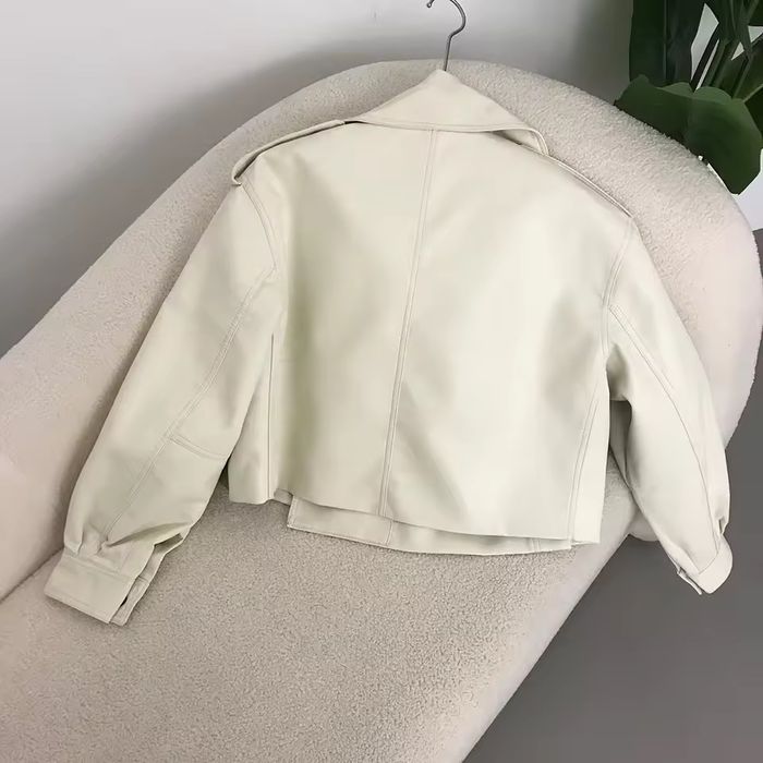 Куртка косуха еко кожа еко шкіра молочна біла стильна