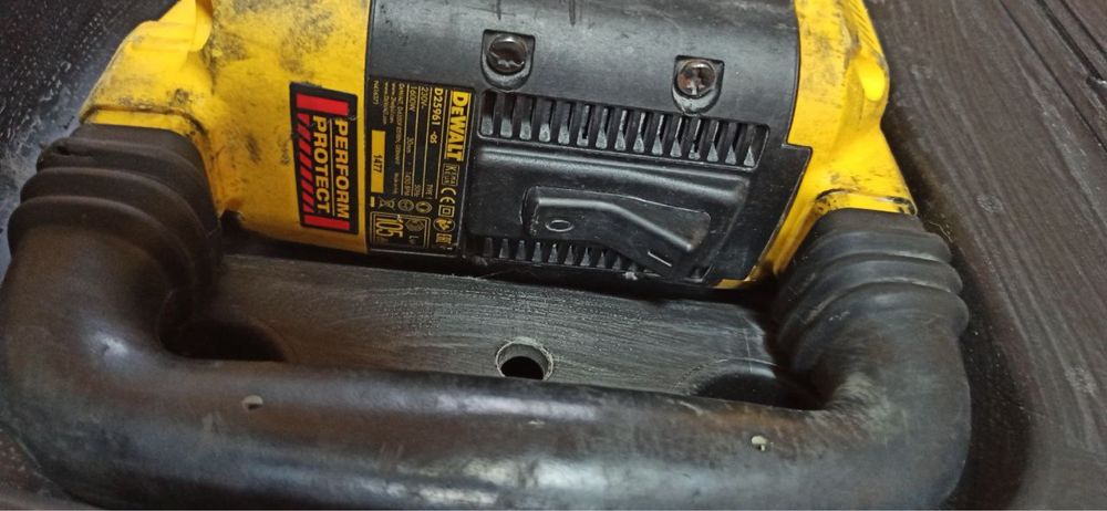 Отбойный молоток DeWALT D25960