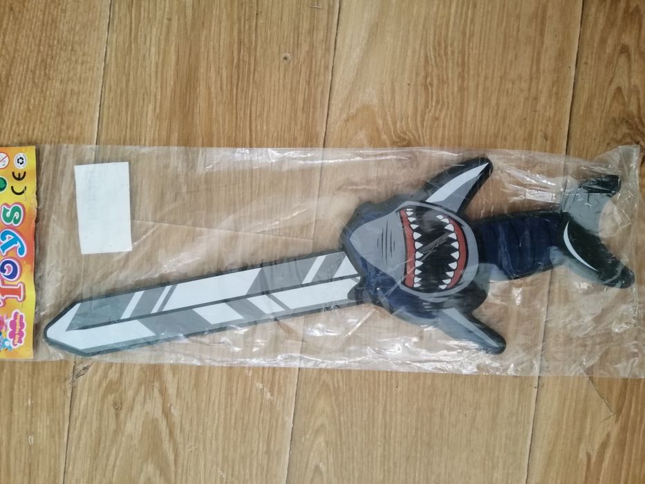 Продам нову іграшку  меч