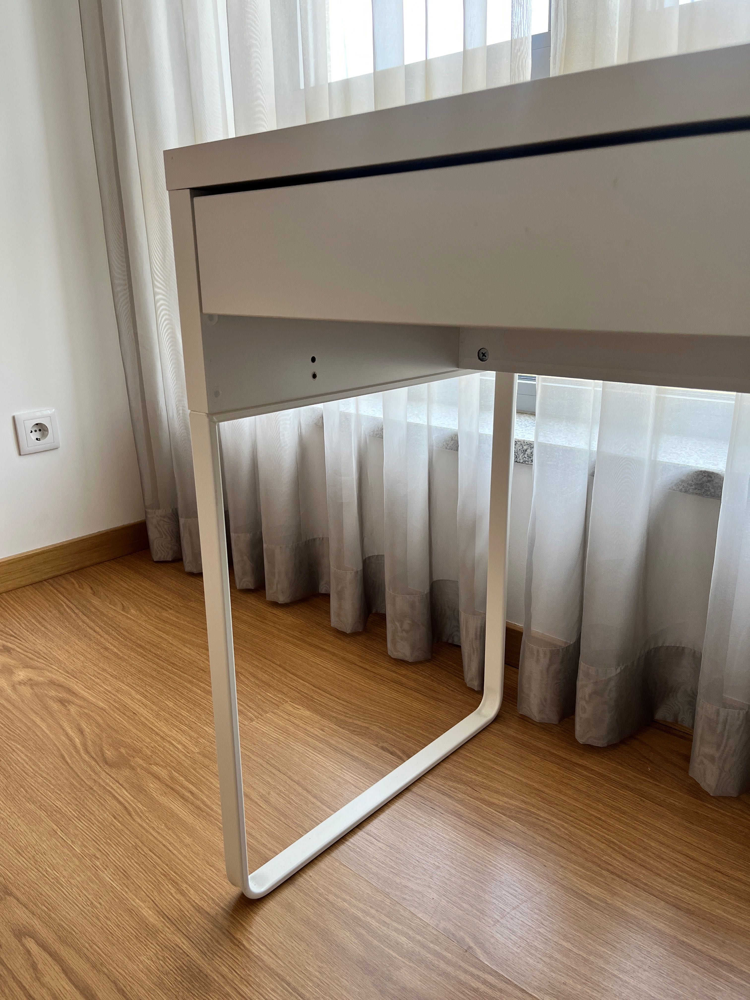 Secretaria IKEA Mike