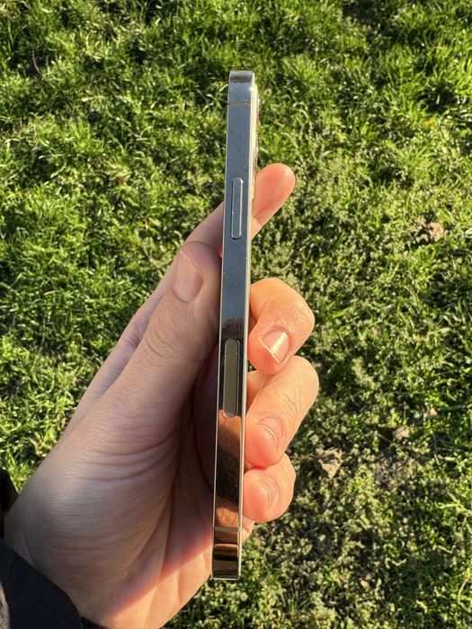 iPhone 12 Pro 128 GB — у відмінному стані